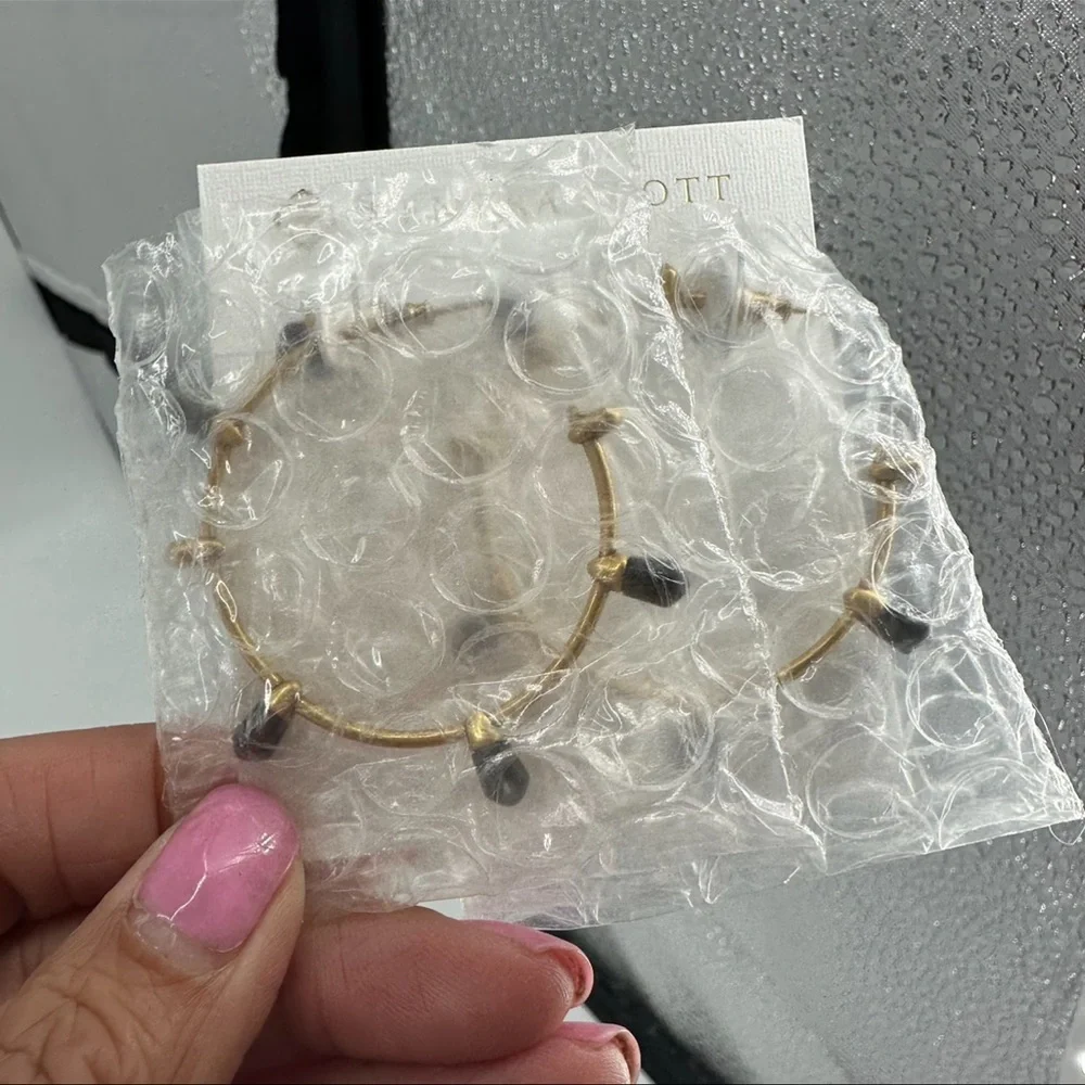 Kendra Scott Freida Hoop Earrings Vintage Gold Obsidian New with Tag